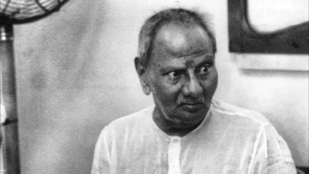 Nisargadatta Maharaj insegna durante un satsang