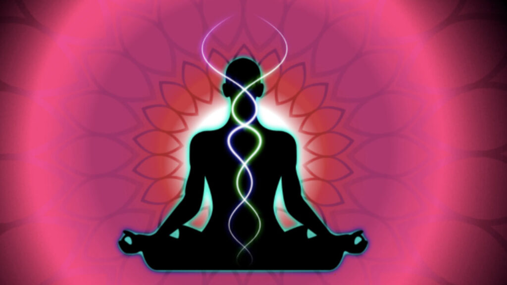 Yogi che medita per risvegliare la bio energia dormiente della kundalini